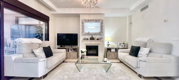 3 bedrooms Townhouse in Estepona, Spain No. 137699 10