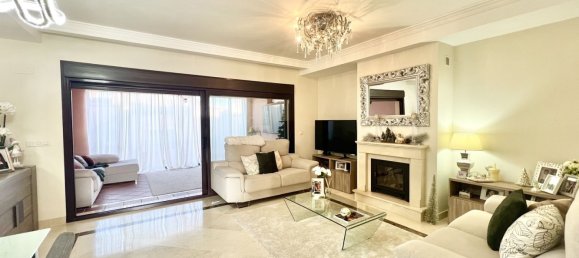 3 bedrooms Townhouse in Estepona, Spain No. 137699 8