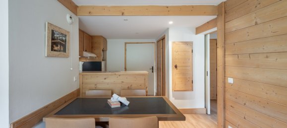 1 bedroom Apartment in Les Belleville, France No. 597 2