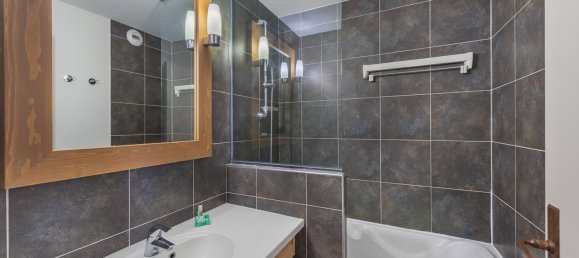 1 bedroom Apartment in Les Belleville, France No. 597 6