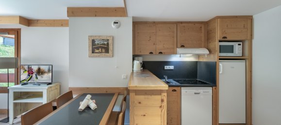 1 bedroom Apartment in Les Belleville, France No. 597 3