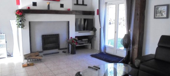 2 bedrooms House in Saint-Martin-de-Riberac, France No. 103926 7
