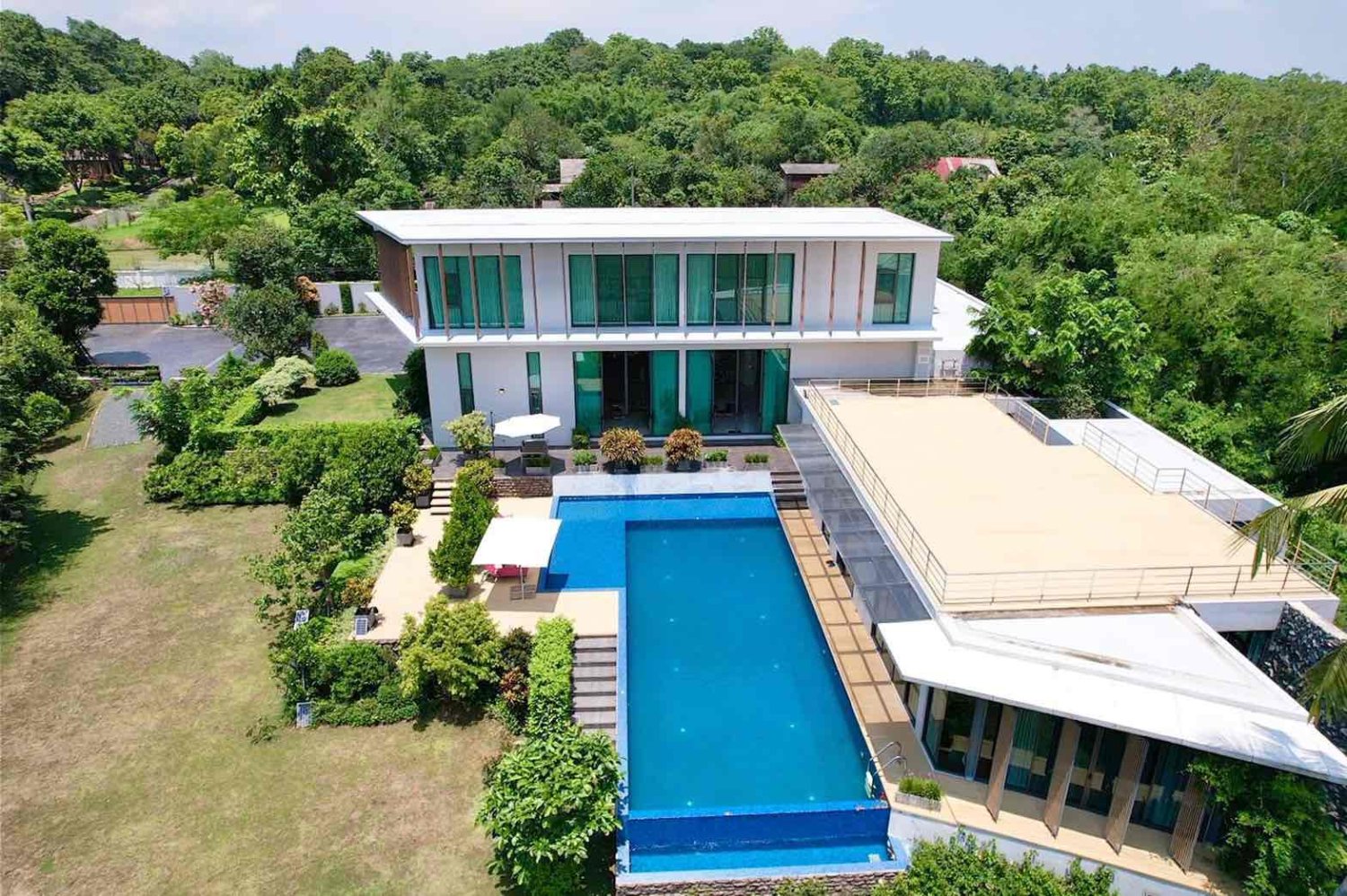 4 bedrooms House in Chiang Mai, Thailand No. 26999