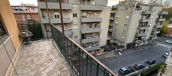 7 rooms Apartment in Rome, Italy No. 166110 4