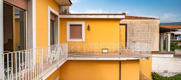 5 bedrooms House in Riposto, Italy No. 272676 5