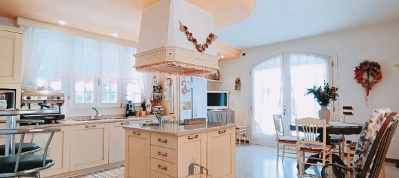 7 rooms Villa in Paese, Italy No. 132497 10