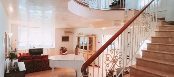 7 rooms Villa in Paese, Italy No. 132497 4