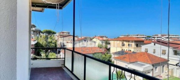 1 bedroom Apartment in Massa, Italy No. 165007 3