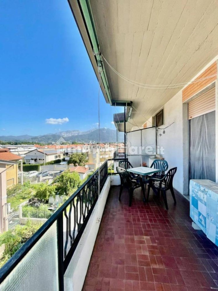 1 bedroom Apartment in Massa, Italy No. 165007