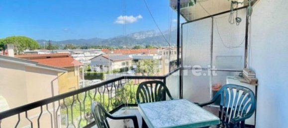 1 bedroom Apartment in Massa, Italy No. 165007 2