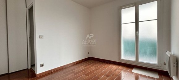 1 bedroom Apartment in Poissy, France No. 168800 9