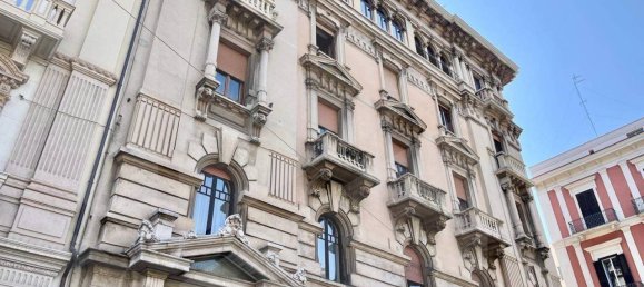 2 bedrooms Apartment in Bari, Italy No. 28737 3