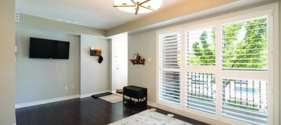 2 bedrooms House in Mississauga, Canada No. 396 5