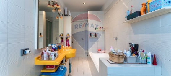 3 rooms Apartment in Ponte San Pietro, Italy No. 316096 12