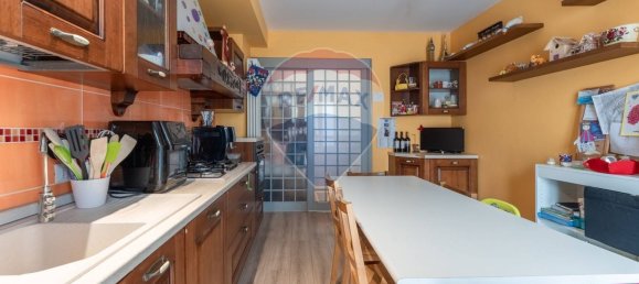 3 rooms Apartment in Ponte San Pietro, Italy No. 316096 9