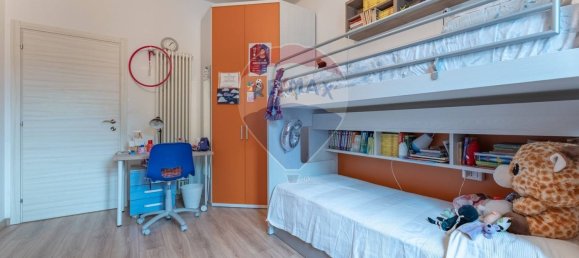 3 rooms Apartment in Ponte San Pietro, Italy No. 316096 36