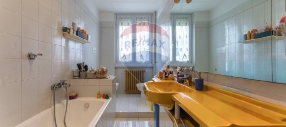 3 rooms Apartment in Ponte San Pietro, Italy No. 316096 16