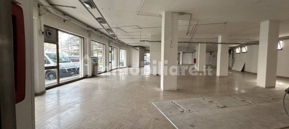 650m² Commercial property in Spinea, Italy No. 326156 8
