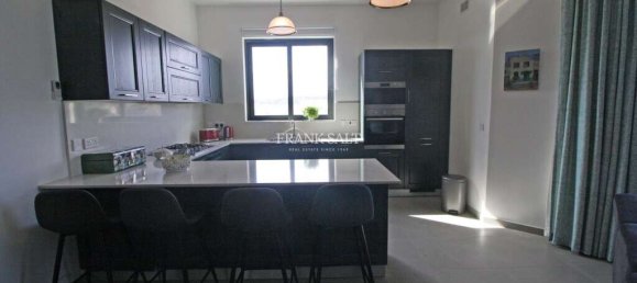 2 bedrooms Apartment in Saint Julian's, Malta No. 6824 3
