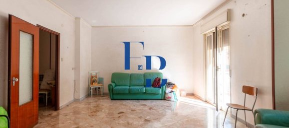 2 Schlafzimmer Wohnung in Palermo, Italy, Nr. 360231 4