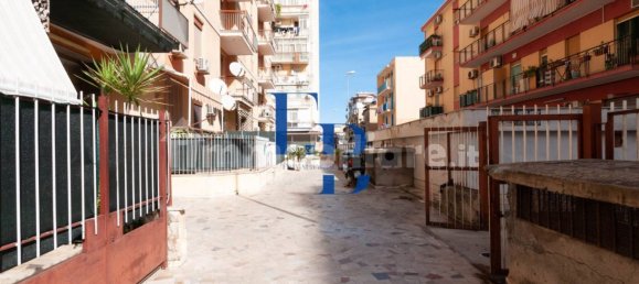 2 Schlafzimmer Wohnung in Palermo, Italy, Nr. 360231 30