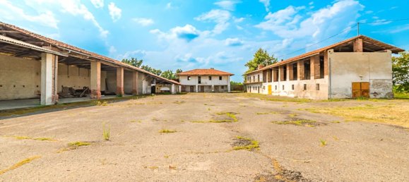 5 bedrooms Villa in Cardè, Italy No. 71575 20