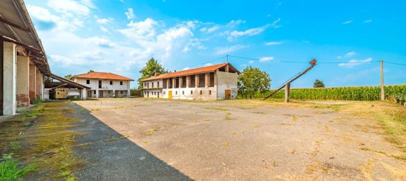 5 bedrooms Villa in Cardè, Italy No. 71575 18