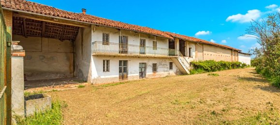 5 bedrooms Villa in Cardè, Italy No. 71575 2