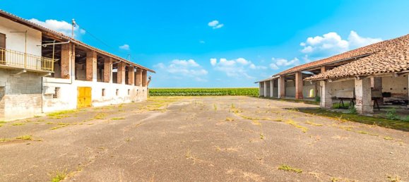 5 bedrooms Villa in Cardè, Italy No. 71575 30