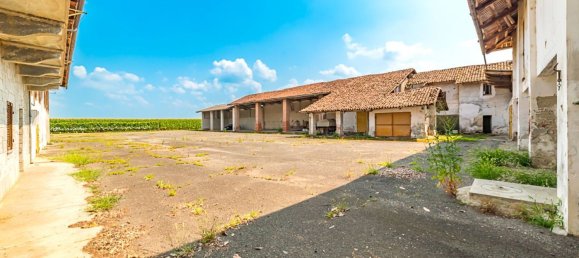 5 bedrooms Villa in Cardè, Italy No. 71575 27