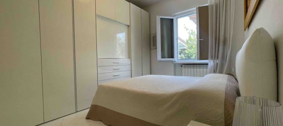 Вилла с 2 спальнями в Пьетрасанта, Италия № 40615 21