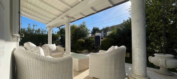 Вилла с 2 спальнями в Пьетрасанта, Италия № 40615 45