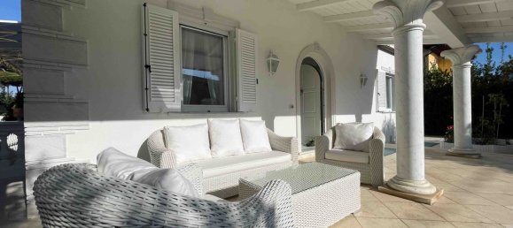 Вилла с 2 спальнями в Пьетрасанта, Италия № 40615 47