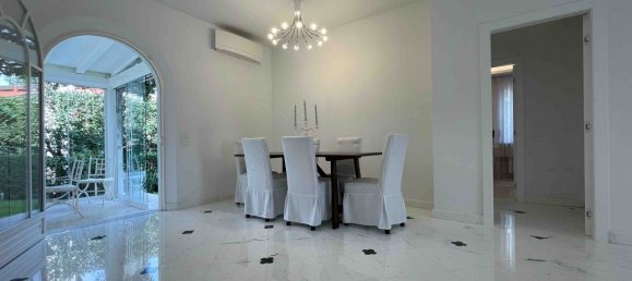 Вилла с 2 спальнями в Пьетрасанта, Италия № 40615 24