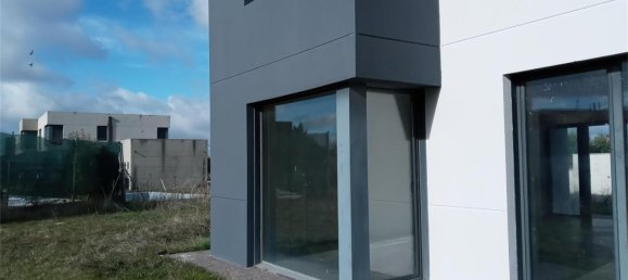 5 bedrooms House in Carrascal de Barregas, Spain No. 154622 3