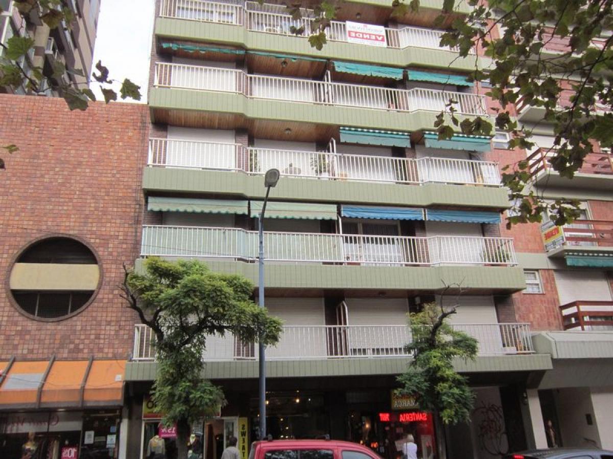 Apartamento de 2 dormitorios en Mar del Plata, Argentina No. 71125