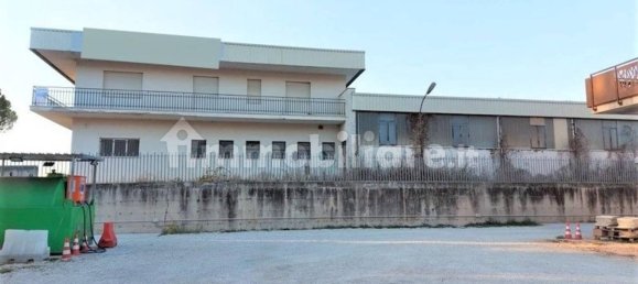 Armazém de 5 divisões em Monte San Giusto, Italy N.º 139392 8