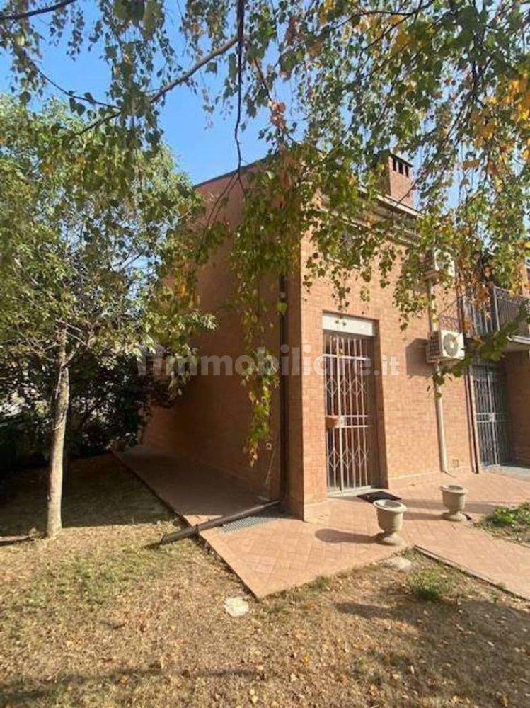 4 bedrooms Villa in Voghera, Italy No. 354910