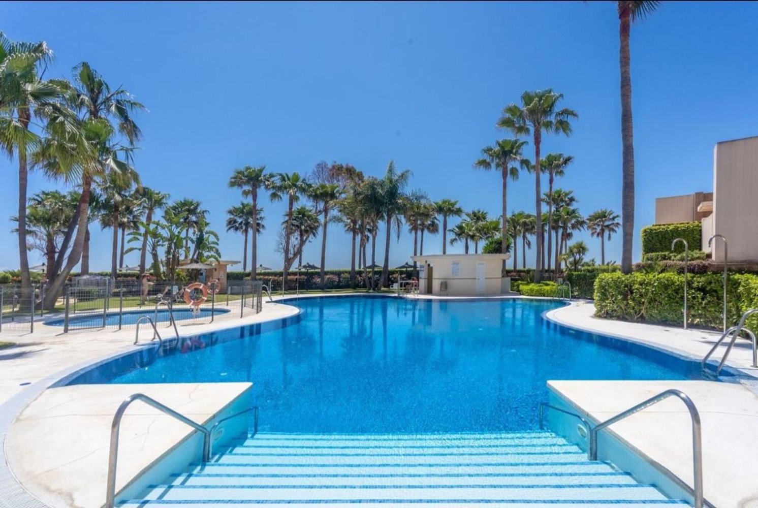 2 bedrooms Penthouse in Estepona, Spain No. 52019