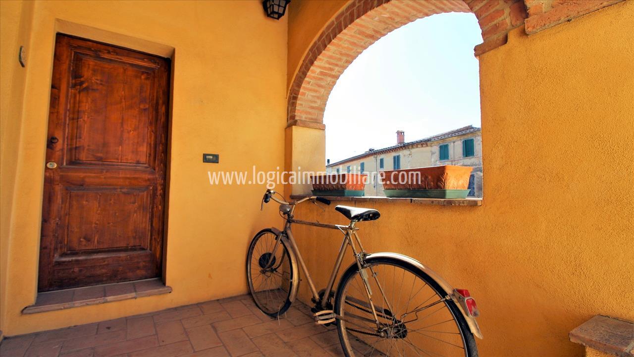 9 rooms House in Cetona, Italy No. 161254