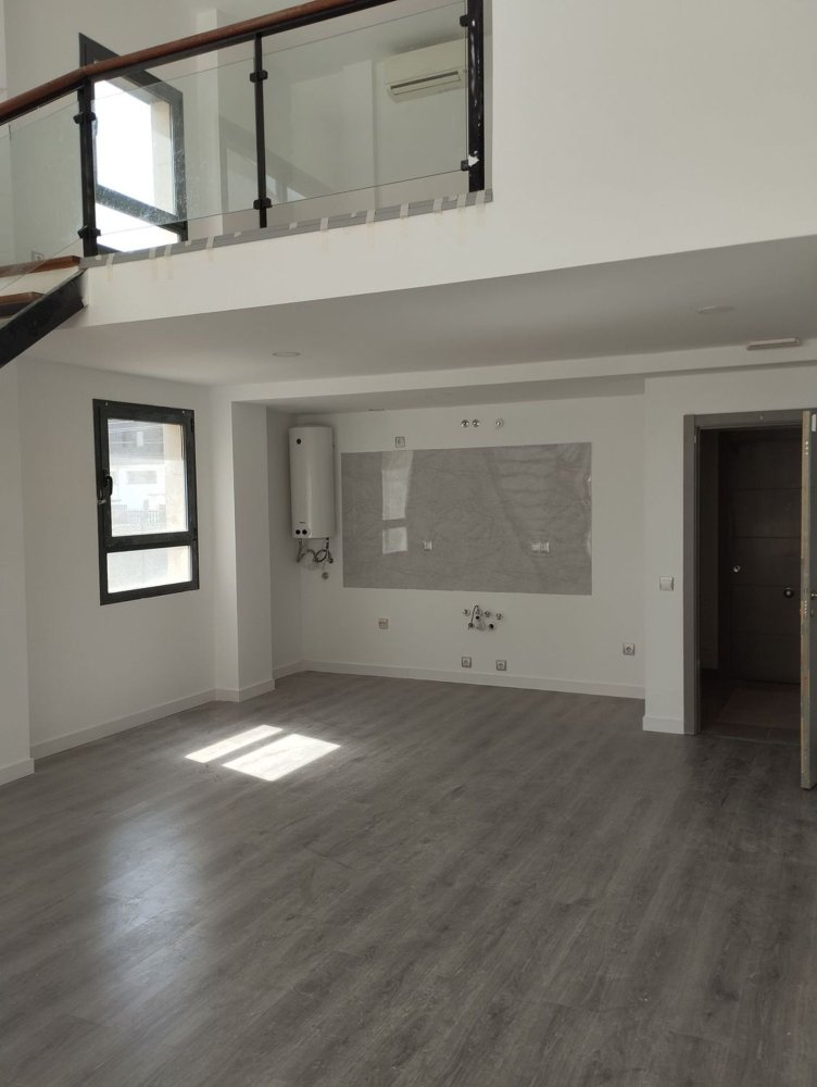 80m² Office in Alcorcon, Spain No. 235923