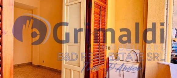 Apartamento de 4 dormitorios en Bagheria, Italy No. 326443 8