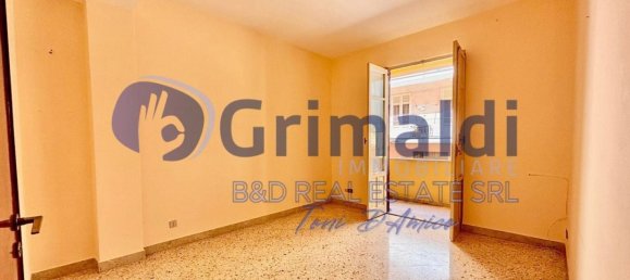 Apartamento de 4 dormitorios en Bagheria, Italy No. 326443 2