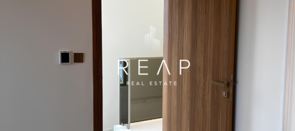 3 bedrooms Villa in Dubai, UAE No. 30924 2