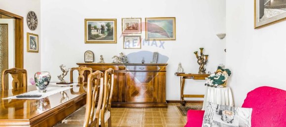 3-salle Appartement à Busto Arsizio, Italy No. 2494 5