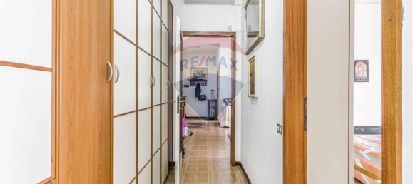 3-salle Appartement à Busto Arsizio, Italy No. 2494 10