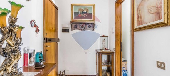 3-salle Appartement à Busto Arsizio, Italy No. 2494 7