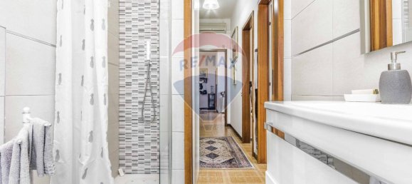 3-salle Appartement à Busto Arsizio, Italy No. 2494 16