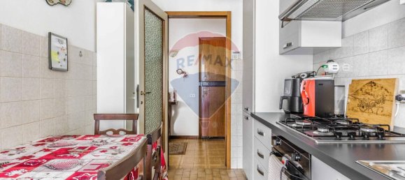 3-salle Appartement à Busto Arsizio, Italy No. 2494 9