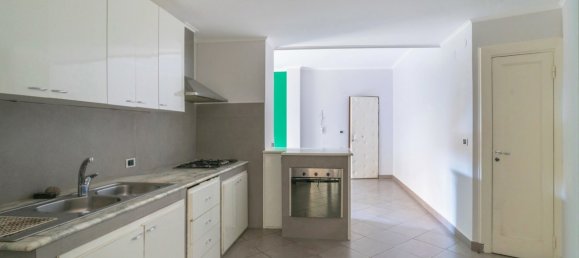 3 rooms Apartment in Naples, Italy No. 351390 7